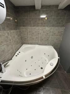 B&M Mini jecuzzi Lovers room Self check-in