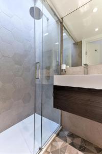 Lovely studio, 5 min West Hampstead.-Second floor.