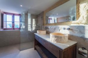 San Lawrenz Farmhouse Rustic Retreat with Pool