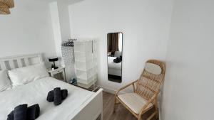 Luxury Suits on Piccadily Line Room No3