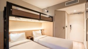 Première Classe Paris Ouest - Pont de Suresnes