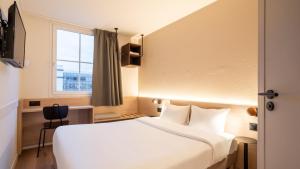 Première Classe Paris Ouest - Pont de Suresnes