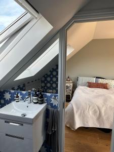 Loft studio with private kitchen and bathroom