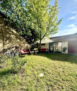 Le joli jardin face à lAbbaye