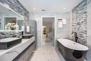 Fox Private Resort-Heated Pool, Spa-Downtown&Beach