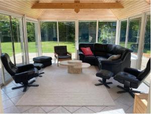 Villa de plain-pied avec WIFI, piscine privée sous abris haut à PLEUMEUR-BODOU - Ref 461