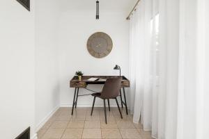 Unique House with 3 Bedrooms, Garden and Air Conditioning by Noclegi Renters