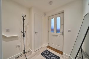 Modern 3-Bed Brand New House Aldershot Town