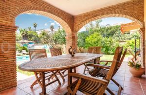 Spacious Andalusian villa with private pool REMS