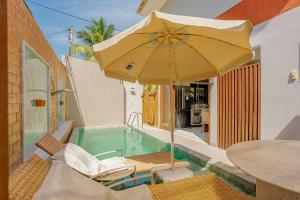 GB133 Casa com 4 Suítes e Piscina - Guarajuba