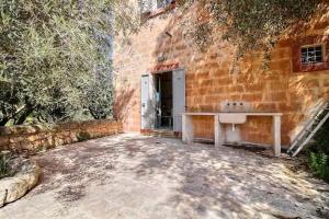 SanVirgilio Apartment in Fasano with Olive Tree and Private Garden