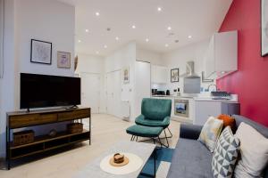 Tasteful 2BDR Canalside Hideaway in Hackney