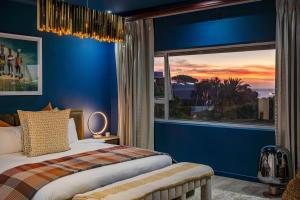 New! Kinvara Villa with Pool, Gym & Lions Head View