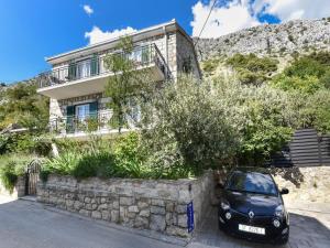 Holiday Home in Podstrana near Beach