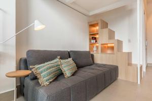 Studio Completo a 100m do Metro Brooklin HM508