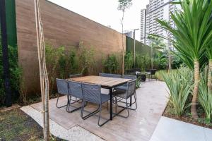 Studio Completo a 100m do Metro Brooklin HM508