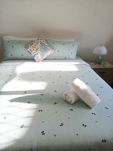 Victoria Point Queen bed & Breakfast