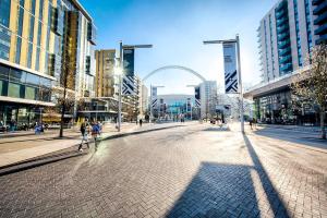 Wembley Central 2BR Near Stadium - Sleeps 8
