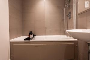 Wembley Central 2BR Near Stadium - Sleeps 8