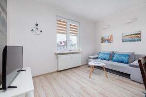 Atmospheric Apartment in Kołobrzeg Center with Desk and Bathtub by Noclegi Renters