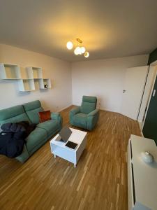 Lumina spacious 3-room apartment with balcony