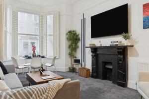 The Apollo - 2BR 1BA in Earls Court - Sleeps 6