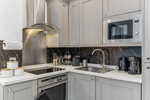 The Apollo - 2BR 1BA in Earls Court - Sleeps 6