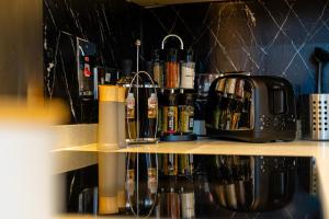 The Apollo - 2BR 1BA in Earls Court - Sleeps 6