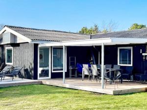 6 person holiday home in Tarm-By Traum