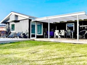 6 person holiday home in Tarm-By Traum