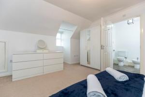 Spacious 3-Bed Home – Family Contractor Friendly