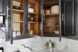 Cozy 1BR • Pet Friendly • Near Liberty State Park