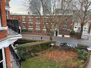 2BR Chelsea mansion flat