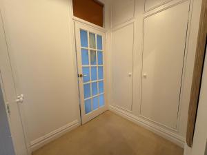 2BR Chelsea mansion flat