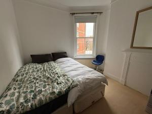 2BR Chelsea mansion flat