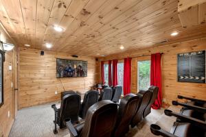 The Wedded Nest Views Huge Hot Tub Game Room