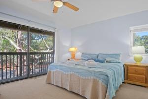 Waterfront - 2 Bedroom Sleeps 6