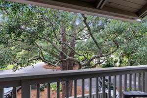 Waterfront - 2 Bedroom Sleeps 6