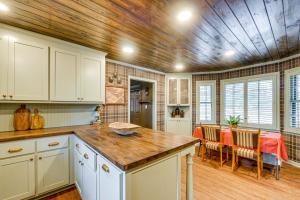 Fishing Ponds: Peaceful Tifton Getaway