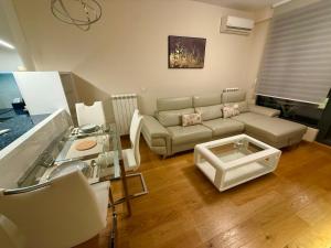 Belgrade Forest Gate near center