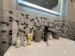 Belgrade Forest Gate near center