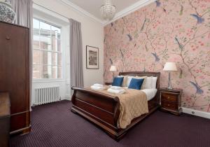 Edinburgh Castle Suite - The Edinburgh Address