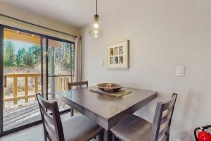 Cozy Kings Run Condo