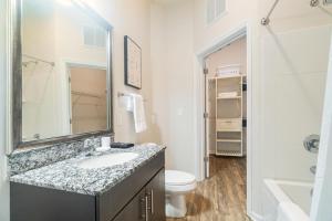 Landing Stylish 1BD Clubhouse Gym