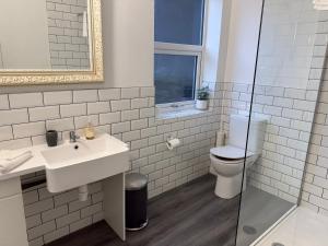 Moorfields city centre apartment sleeps 10