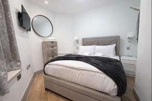 Central Mayfair 1 Bedroom Apartments 33SGG no lift