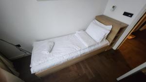 21st Century Zlatibor Residence - SkyView Private Apartment with Garage