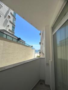 Vista mar! Apartamento novo na Avenida Atlântica em Balneário Camboriú!