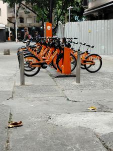 duplex 2 bedrooms one block from the beach