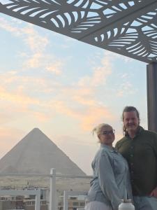 pyra pyramids view inn